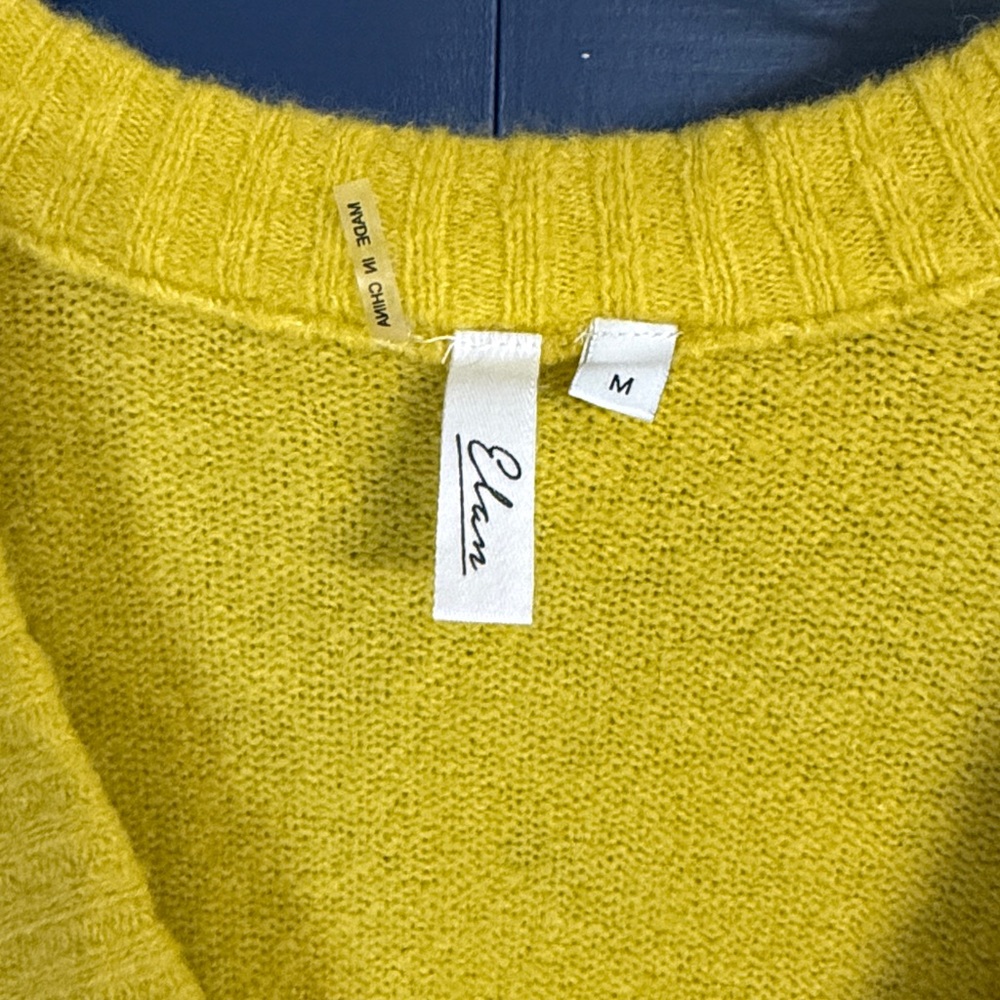 Elan Classic Mustard Wool Blend V-Neck Sweater Size Medium - Picture 3 of 6